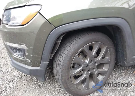 2021 Jeep Compass 80Th Anniversary 4X4 from USA, damaged, VIN 3C4NJDEB0MT566138